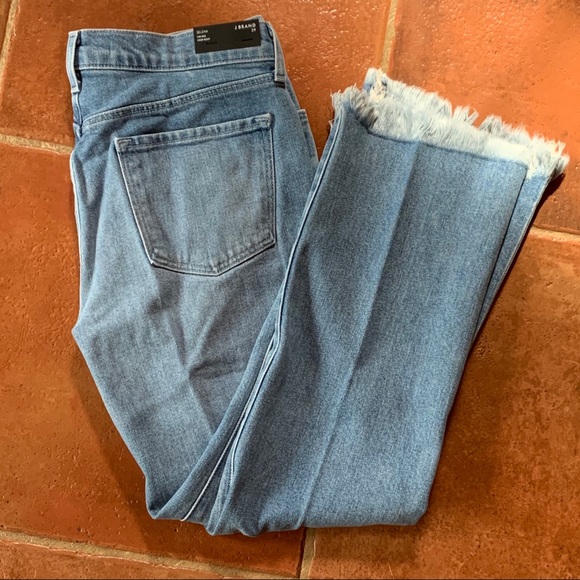 Fun Cute J Brand Selena Valley Raw Hem Capri NWT - Picture 3 of 15